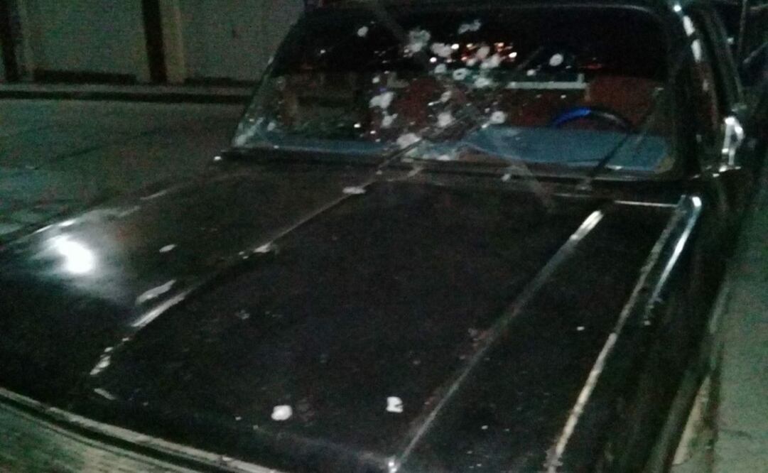 La camioneta en la que se transportaba la familia recibió más de una docena de disparos de arma de fuego. Foto: Especial