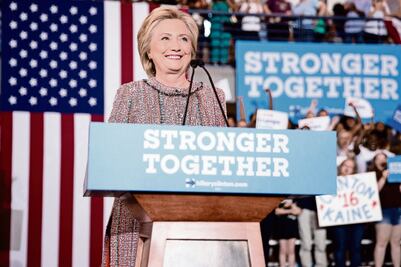 Es una maravilla estar de vuelta: Clinton