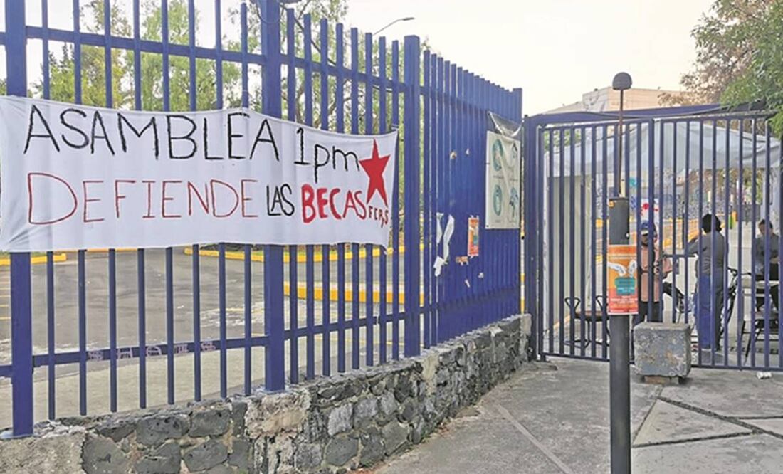 Estudiantes de la UNAM convocan a marcha el próximo lunes en defensa de las becas Elisa Acuña. Foto: Especial