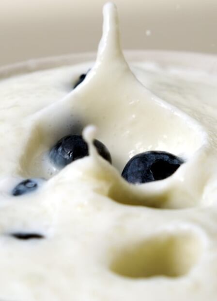 Alimentos que deben estar en tu dieta para tener un equilibrio hormonal femenino