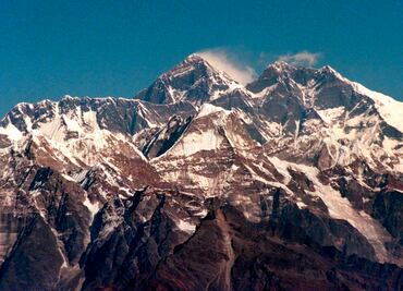 Nepal comienza a medir el Everest para ver si encogió durante el terremoto