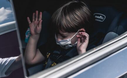 Cómo evitar que los niños se mareen en el auto 