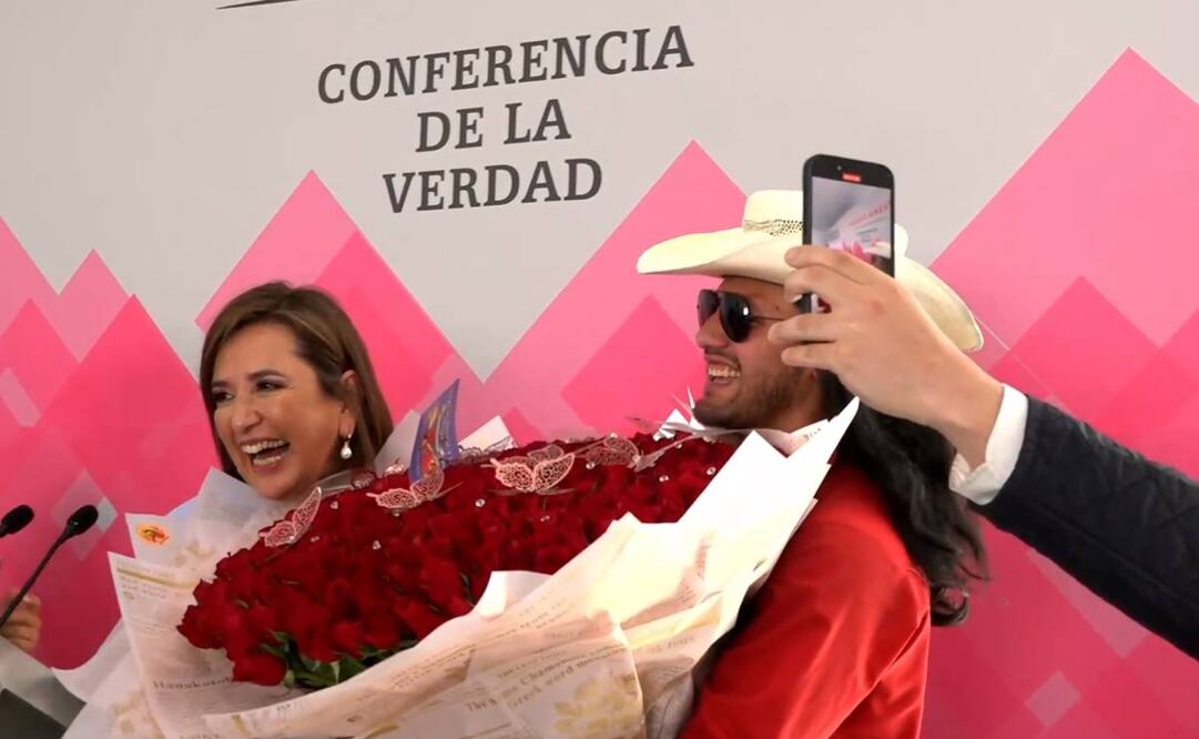 “Señorita Xóchitl, señorita Xóchitl”, se escuchó un grito en las últimas filas del lugar donde se realiza la conferencia. Foto: captura de pantalla