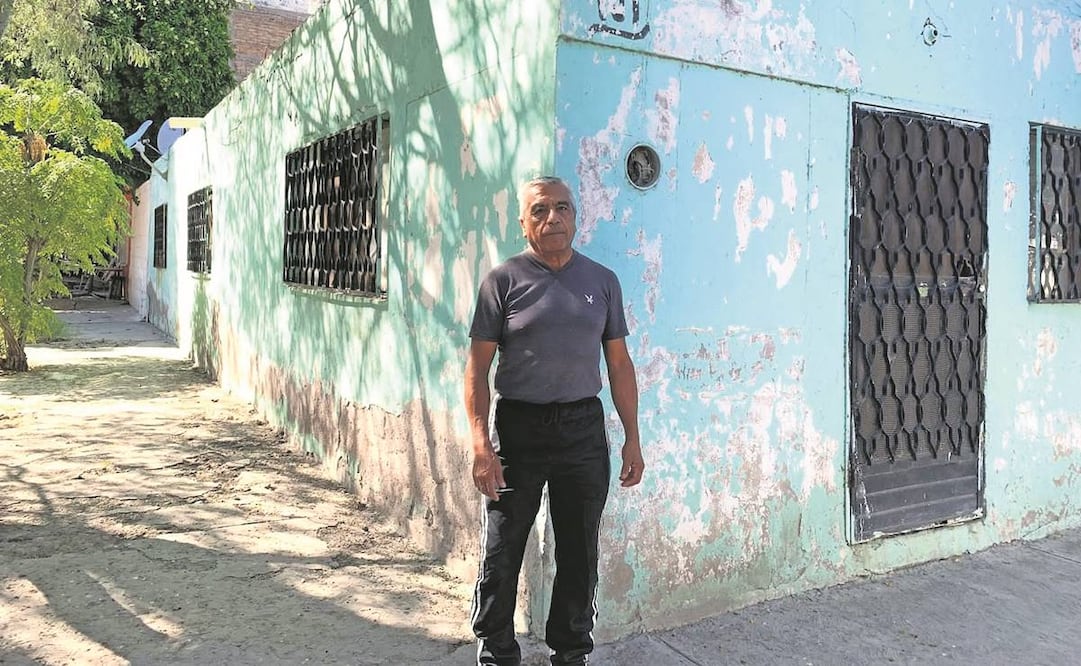 Ramiro trabajó durante una década en la empresa Met-Mex Peñoles y en ese lapso se le taparon los bronquios, a pesar de que utilizaba el equipo de protección. Como afectación, mantiene una voz nasal. Foto: Valeria Núñez/EL UNIVERSAL