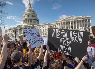 "Es hora de actuar", piden sobrevivientes de tiroteo en Florida a legisladores
