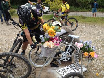Ciclistas protestan en Chiapas por muerte de extranjeros