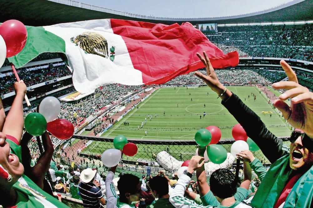 La afición mexicana al futbol tiene muchos años utilizando el grito en contra del portero rival y esa costumbre la ha llevado hasta competencias de nivel internacional. (ARCHIVO. EL UNIVERSAL)