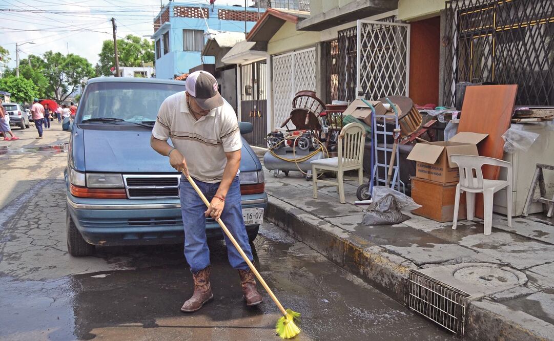 Colonos refieren que están acostumbrados a las inundaciones, por lo que cada temporada de lluvia pierden muchas de sus pertenencias. Foto: ARCHIVO EL UNIVERSAL