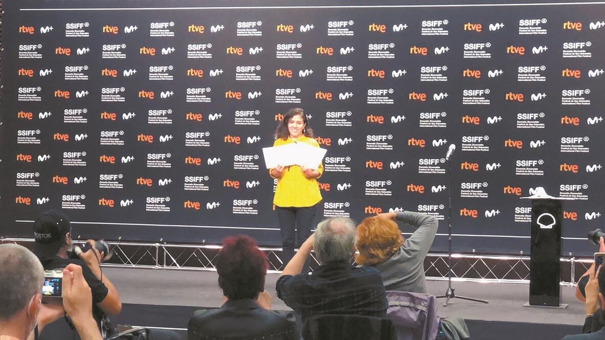 Fernanda Valadez recibe el premio Horizontes latinos. Foto: ALEJANDRA MUSI