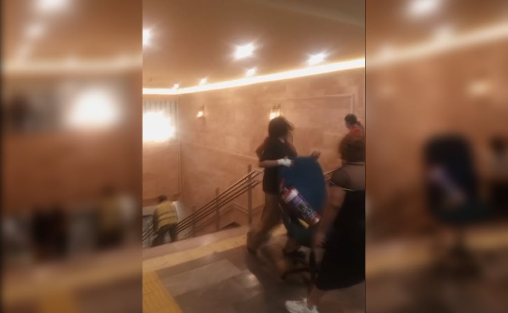 Colectivo Trans causa destrozos en la estación del Metro Hidalgo; rompen faroles y cámaras de vigilancia. Foto: Captura de pantalla.