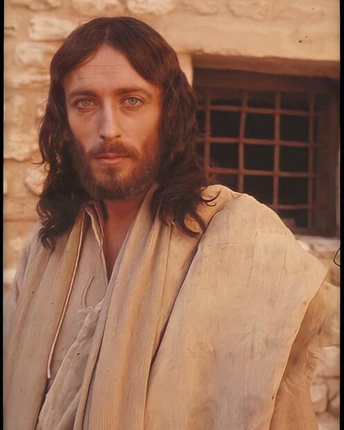 Así vive Robert Powell hoy (Fuente Instagram @oliviaxrobert)