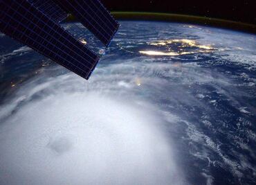 Captan al huracán Joaquín desde el espacio