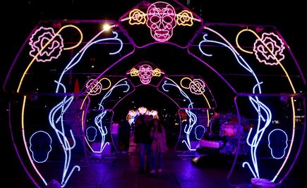 FOTOS: Encienden la luz al Día de Muertos en Paseo de la Reforma con la exposición “Solo la luz”