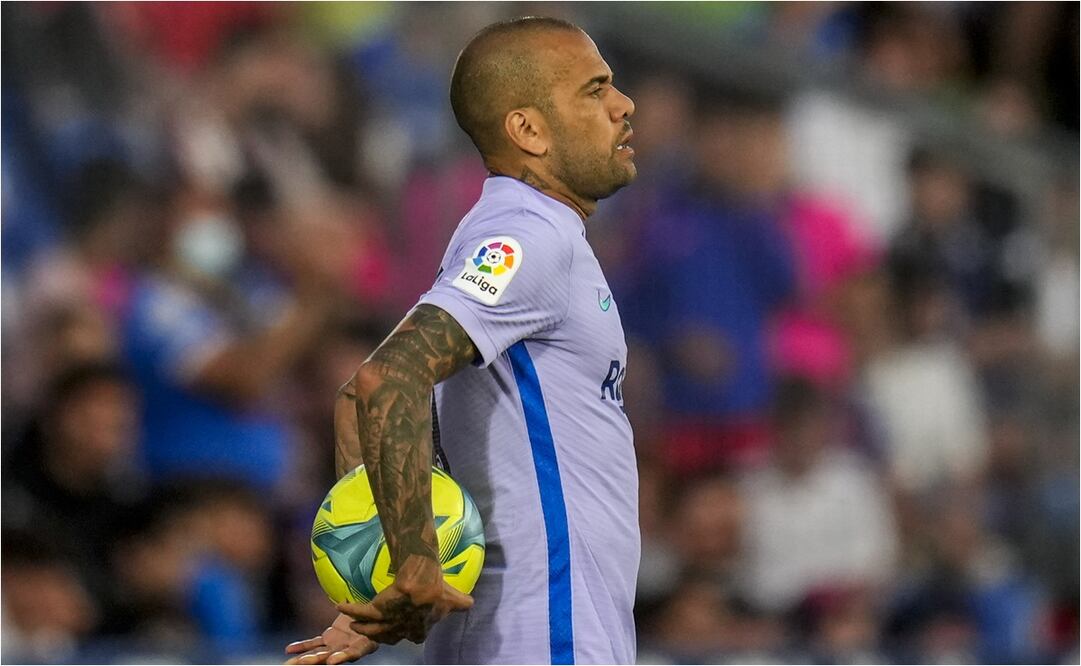 Dani Alves termina contrato con Barcelona - FOTO: AP