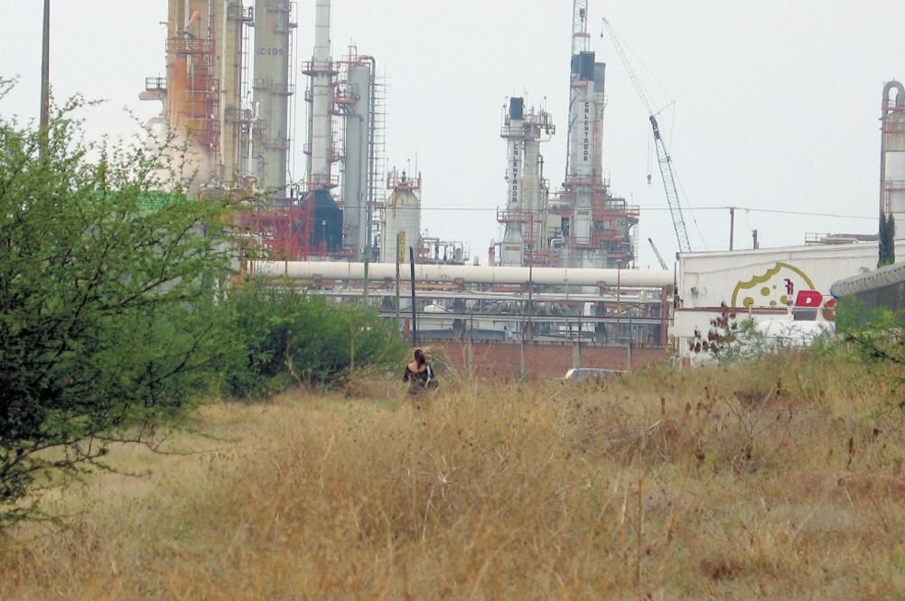 Recursos insuficientes. El recurso asignado por el gobierno no alcanza para la reconfiguración de la refinería, aseguró Diego Sinhue Rodríguez. Foto/ ARCHIVO EL UNIVERSAL