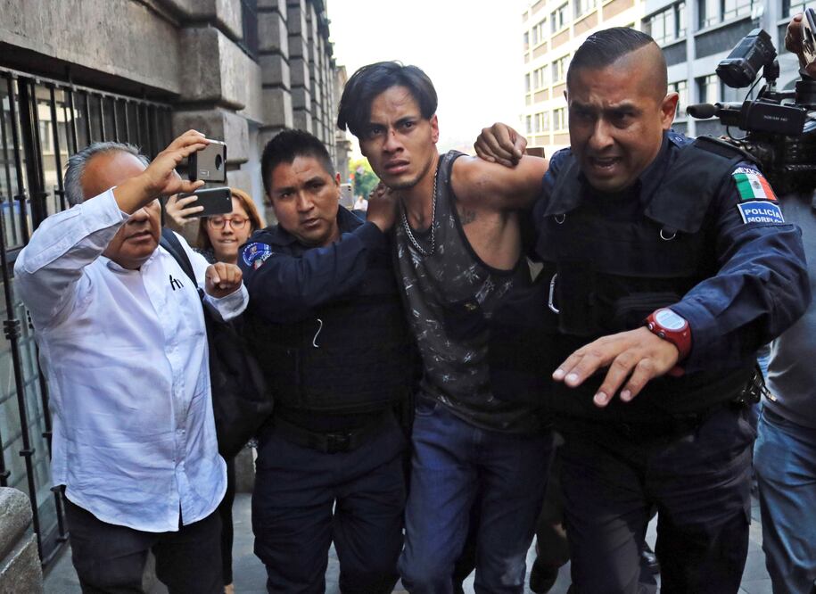 Sicarios, no becarios