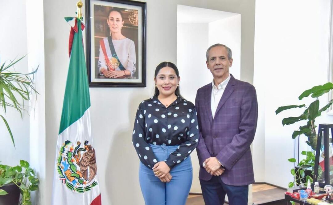 Exalcalde de Ahome, Sinaloa, Gerardo Vargas Landeros, junto a su sustituta Rosa Margarita Velázquez Valdez (01/05/2025). Foto: Oficial