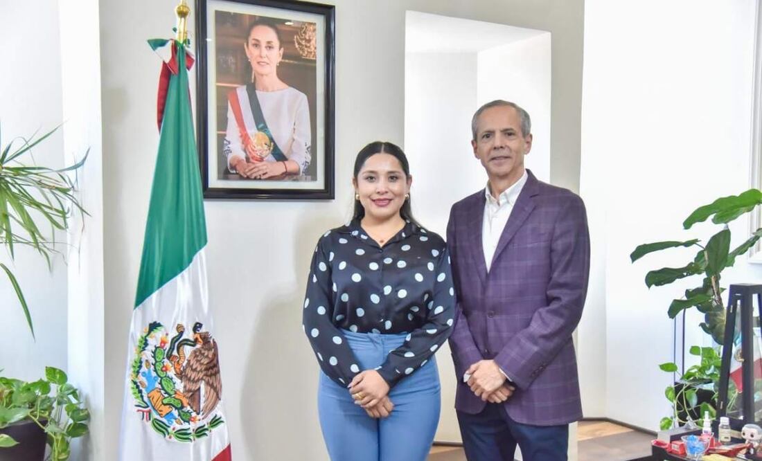Exalcalde de Ahome, Sinaloa, Gerardo Vargas Landeros, junto a su sustituta Rosa Margarita Velázquez Valdez (01/05/2025). Foto: Oficial