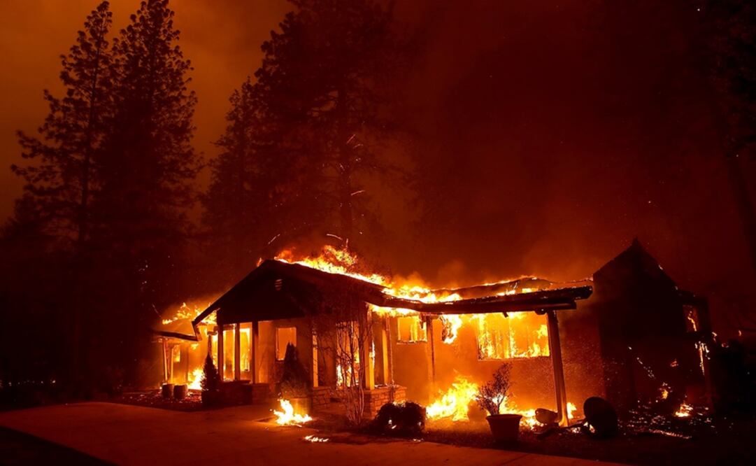 "Camp Fire" ha quemado un total de 10 mil 321 edificios. Foto: AFP