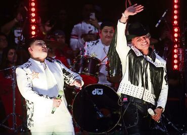 Grupo Firme supera el Zócalo pero no el Azteca