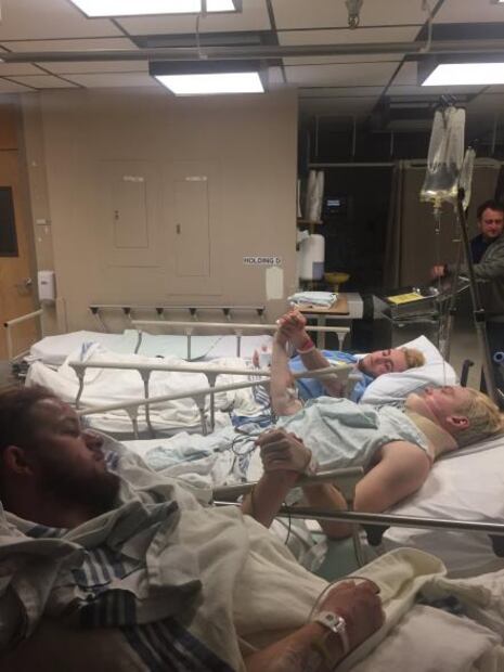 Mueren 14 jugadores de hockey en accidente vial en Canadá