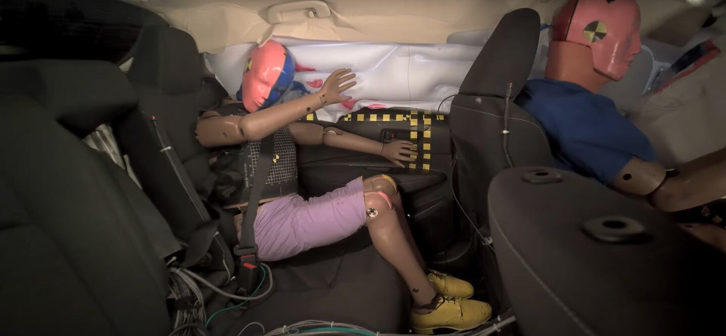 Foto: prueba de impacto realizada por el IIHS.