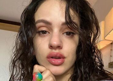 Rosalía le da otro uso al anillo de compromiso que le dio Rauw Alejandro