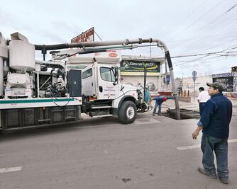 Colonos de Ecatepec protestan por falta de agua; "¿ustedes no se bañan?", reclaman
