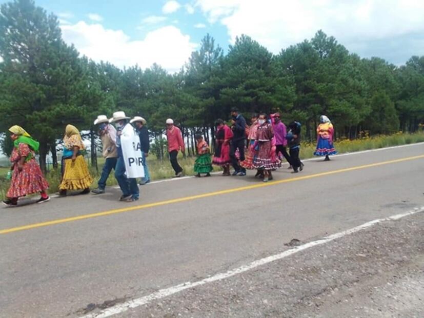 Marchan 200 ralámuli a la CDMX para exigir apoyos del Gobierno Federal