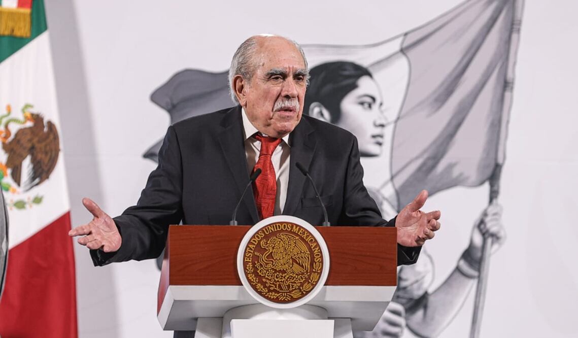 Pablo Gómez en la mañanera de Sheinbaum del 1 de abril de 2025. Foto: Gabriel Pano/EL UNIVERSAL