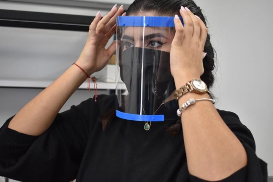 CETYS entrega caretas de protección contra el coronavirus a médicos en Tijuana