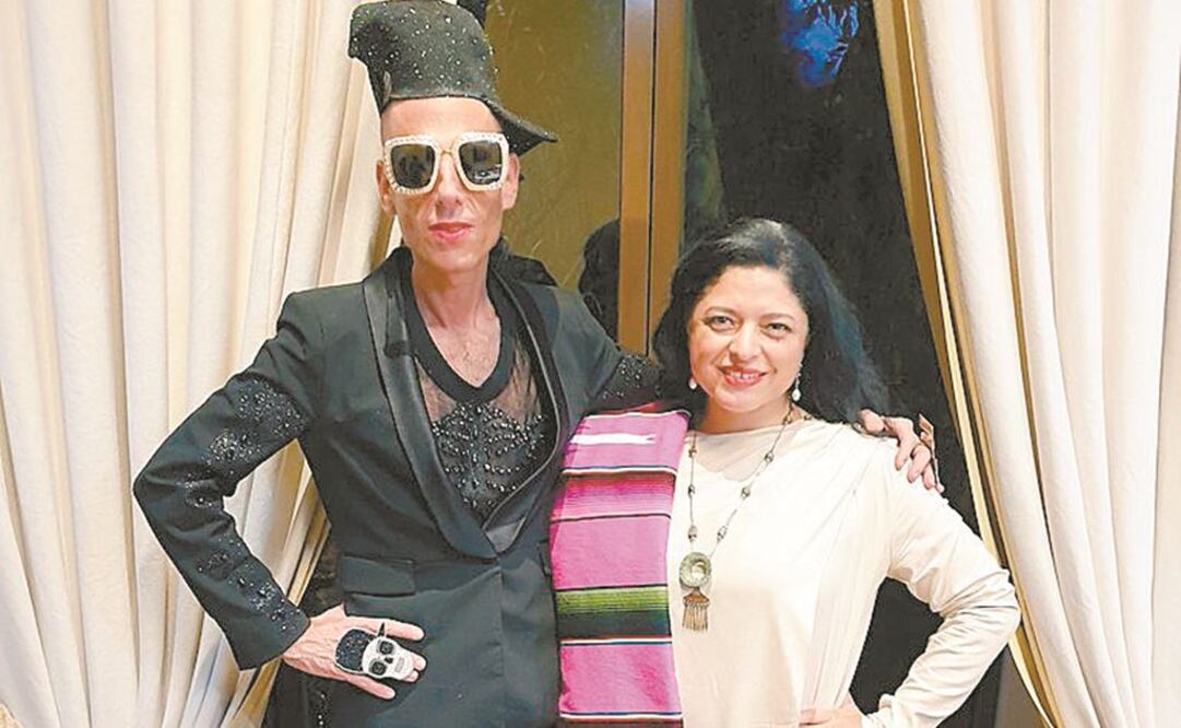 Edy Smol y la secretaria Alejandra Frausto. Foto: ESPECIAL