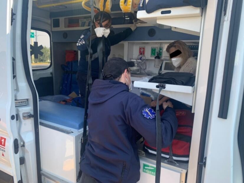 Evitan que mujer de 50 años se suicide desde puente en Naucalpan