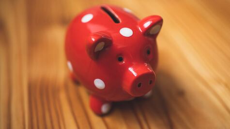 ¿Cuál es el mejor país para ahorrar en dólares, según la IA?