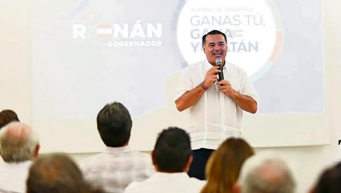 El aspirante por el PAN, PRI y Nueva Alianza expuso sus proyectos ante el Colegio de Ingenieros de Yucatán. Foto: Especial