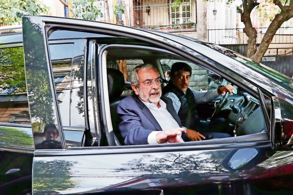El rector de la UNAM, Enrique Graue, se reunió con López Obrador para hablar del Plan Nacional de Desarrollo del próximo gobierno. Foto: ARIEL OJEDA. EL UNIVERSAL