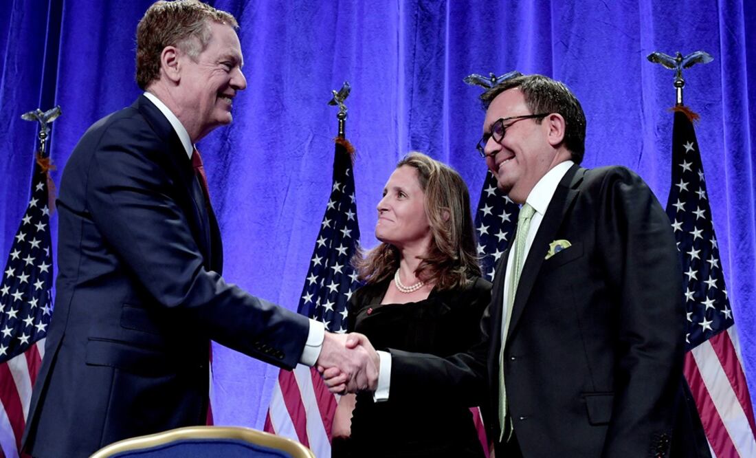 El secretario de Economía, Ildefonso Guajardo, el representante comercial de Estados Unidos, Robert Lighthizer, junto a la ministra de Relaciones Exteriores de Canadá, Chrystia Freelan (Foto: Xinhua)