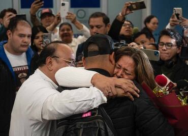 Marino mexicano secuestrado por hutíes abraza a su familia en Veracruz; “gracias a Dios estoy de regreso”, dice
