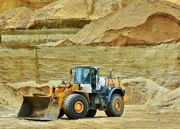 Corte congela resolución de 19 amparos contra Ley Minera