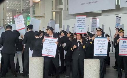 Pilotos y sobrecargos se manifiestan en Terminal 2 del AICM; exigen revisión de su contrato colectivo