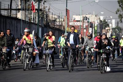 Diputados de Morena participan en rodada para entregar iniciativa ciclista