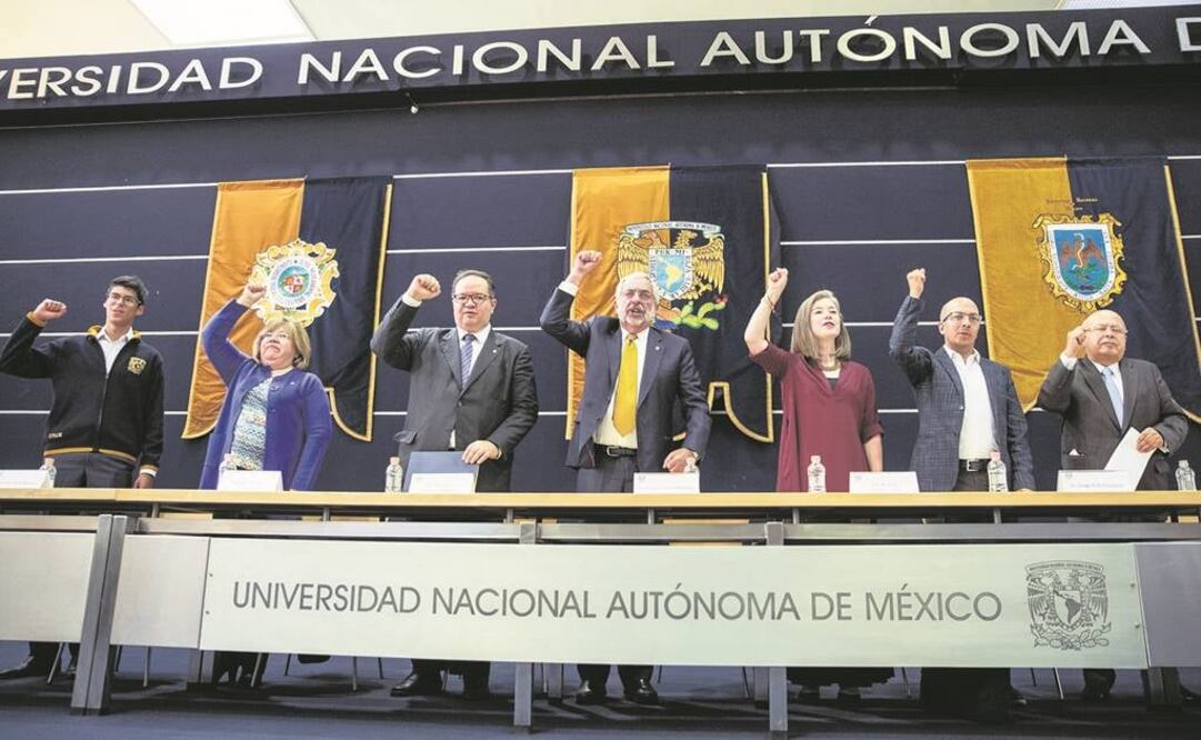 El 30 de julio de 1968, militares dispararon un bazucazo que destruyó la puerta del Antiguo Colegio de San Idelfonso (FOTOS: ARCHIVO EL UNIVERSAL)