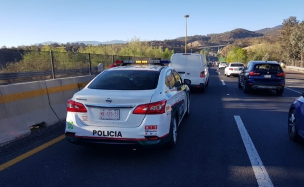 Balean patrulla de la policía bancaria de la CDMX en Naucalpan; hay 2 heridos