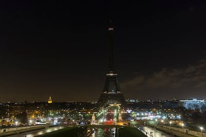 Torre Eiffel se apagará por víctimas del atentado en San Petersburgo