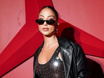 María Chacón derrocha elegancia con falda midi y top de crochet