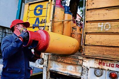 El gas LP y la gasolina regular tienen alza récord en precios