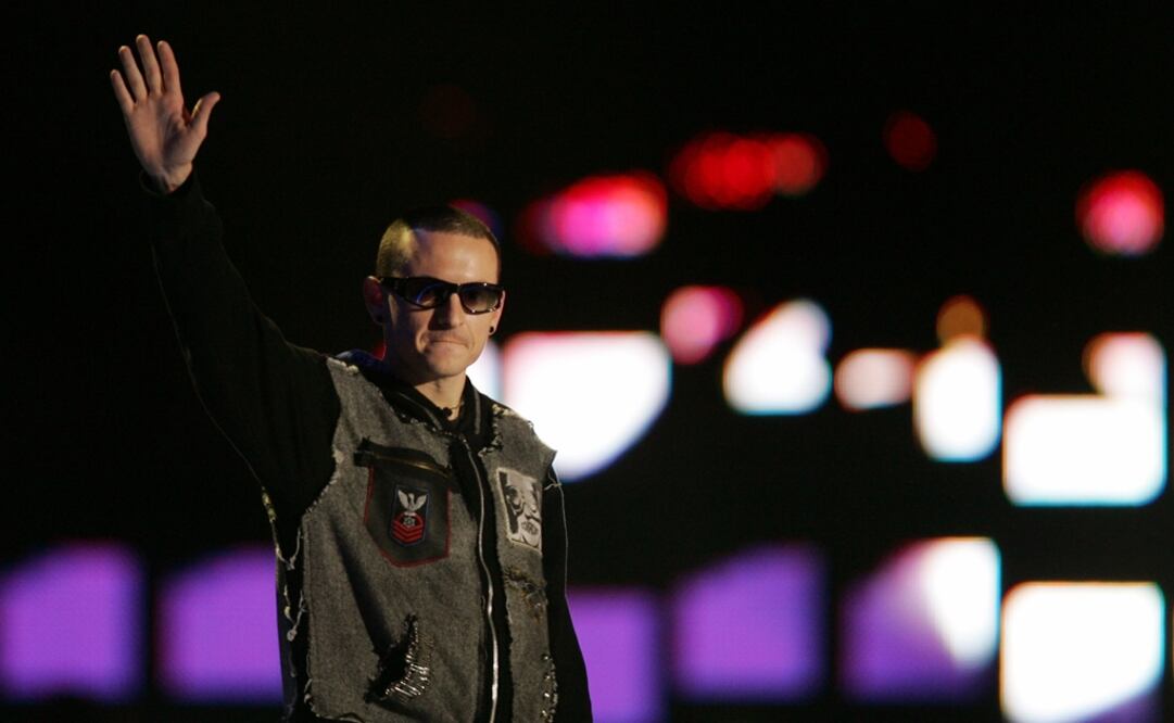 Chester Charles Bennington fue un músico, cantante y actor, vocalista de bandas de rock como Linkin Park y Dead by Sunrise. 