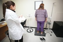 La epidemia silenciosa: Cómo la comida ultraprocesada, la obesidad y el estrés están disparando el cáncer y la demencia