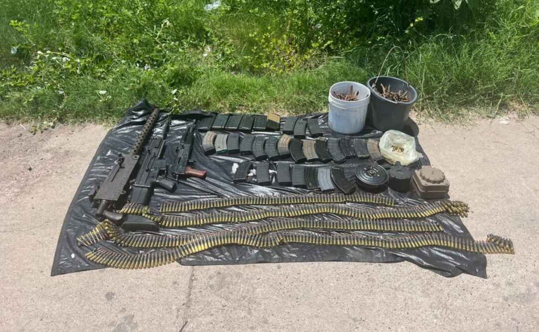 Detienen a dos hombres con arsenal en Sinaloa (07/08/2025). Foto: Especial