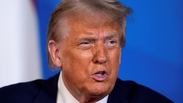 Trump califica de "ridículo" que Elon Musk cree un partido político en EU; "hacer un tercer partido solo contribuye a la confusión"